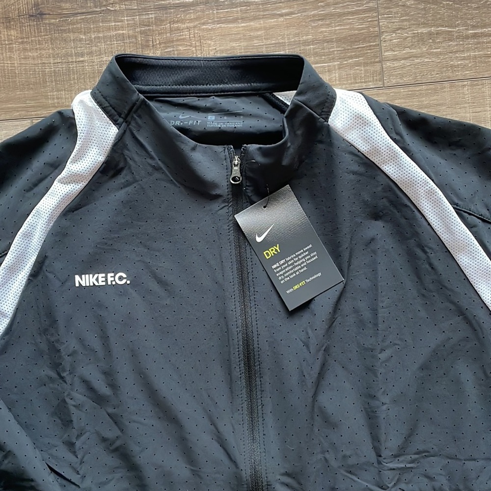 NWT Nike FC Futbol Black and White Jacket Womens Large Lightweight Full Zip